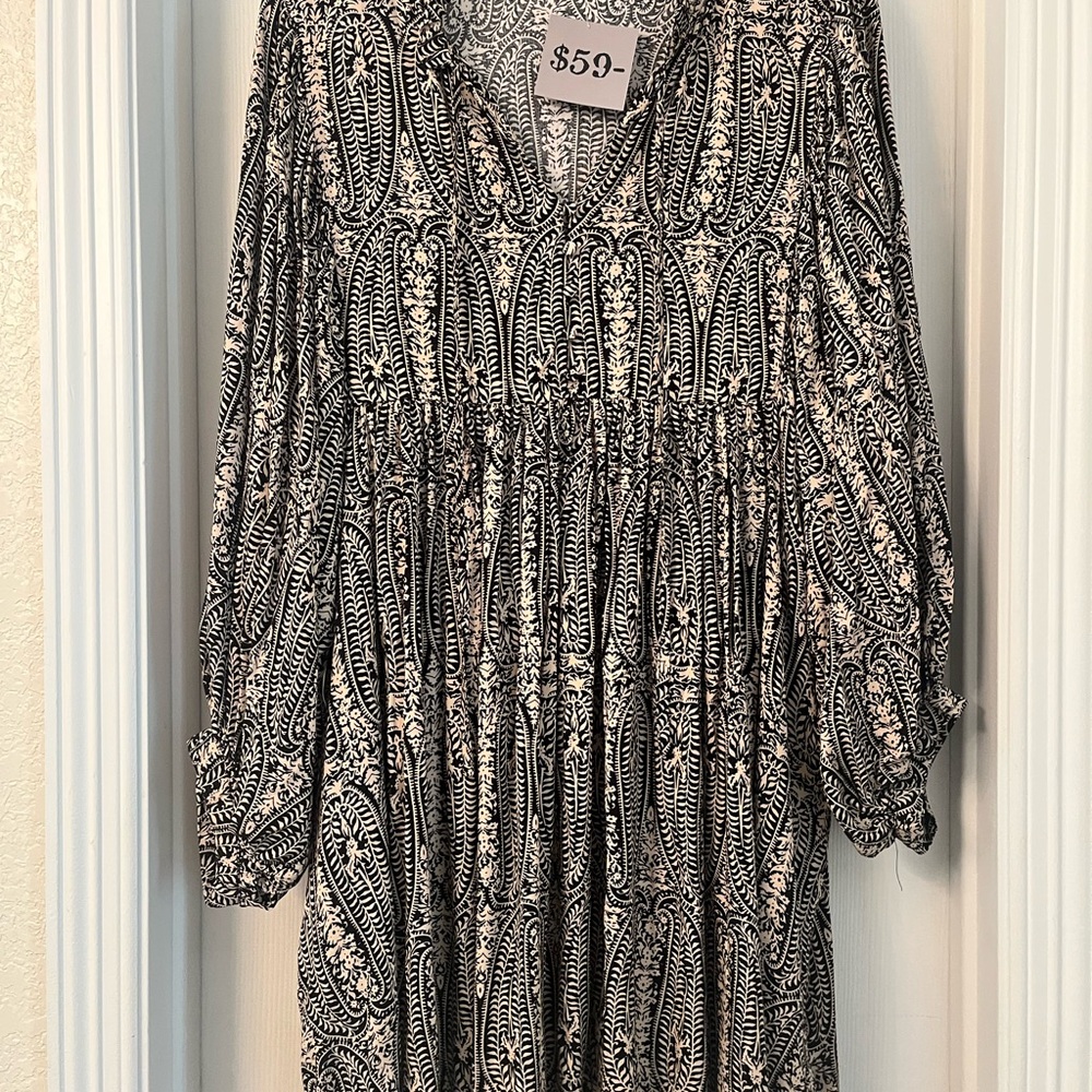 JODIFL Black and cream Paisley Top